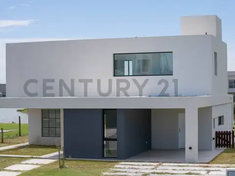 Casa 7 ambientes con 2 baños