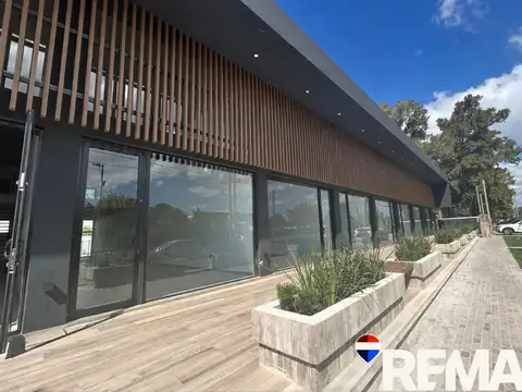 Local en Venta en Jose Hernandez, USD 220.000