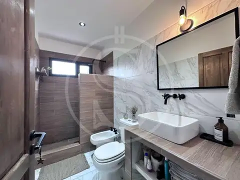 Casa en Venta con 5 cocheras