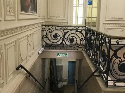 Edificio Neoclásico Francés en Balvanera - Oportunidad Única.