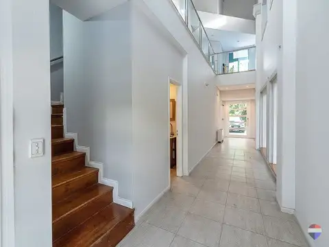 Casa 9 ambientes con 7 baños