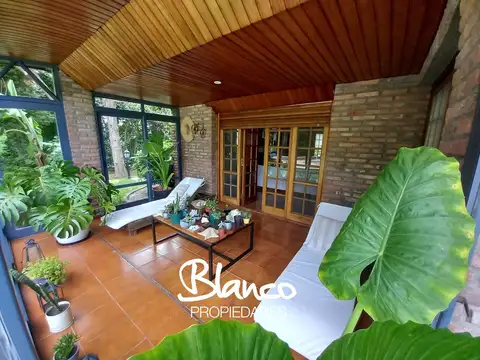 Casa 6 ambientes con 5 baños