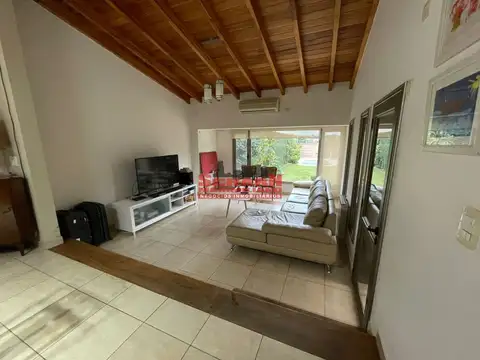 Casa en Venta en Concordia, USD 420.000