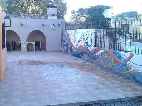 Casa 7 ambientes con 1 baño