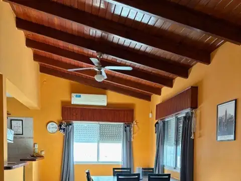 Casa 3 dormitorios, cochera pileta CURUPAITI 604