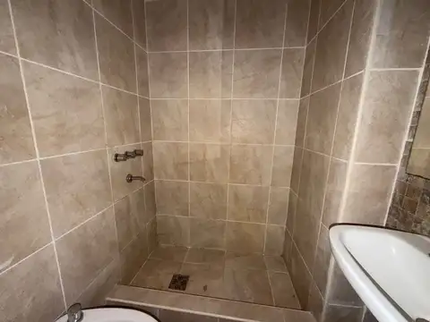 VENTA MONOAMBIENTE C BALCON AL FRENTE EN ECHESORTU