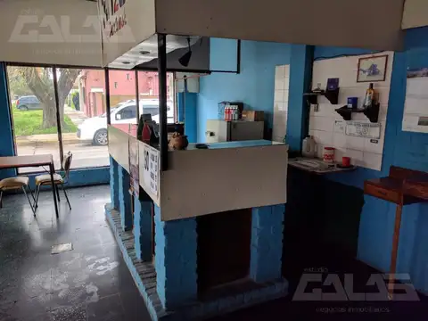 Edificio comercial - departamento - 3 ambientes - 2 dormitorios - 2 locales - Merlo