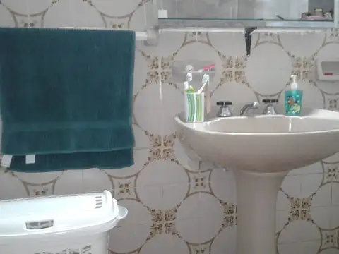 Casa - Venta - Argentina, Mor?n - Carlos Casares 2400