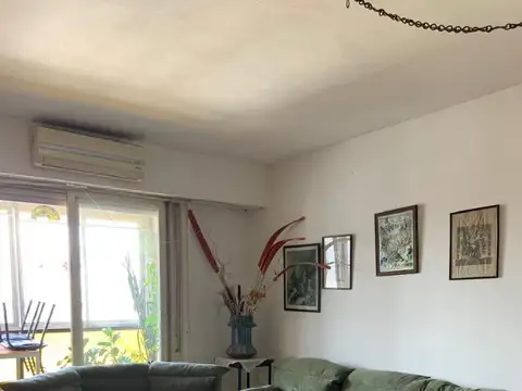 Departamento Amoblado, al Frente con Cochera.