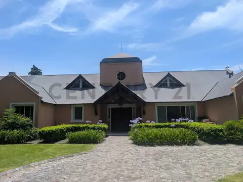 IMPONENTE CASA EN VENTA EN CARMEL COUNTRY CLUB - PILAR