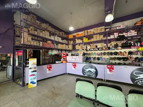 Local en Isidro Casanova