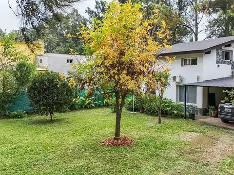 Casa en Venta con 2 cocheras
