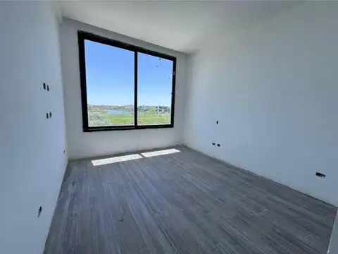 Casa 6 ambientes con 5 baños