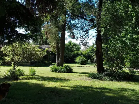 Casaquinta - Venta-  4 amb con parque y piscina - Pilar