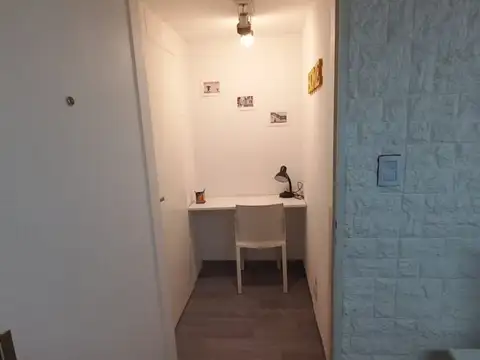 AV Hipolito Irigoyen 600, Piso 5