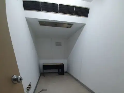 Ramón Falcon 7000, Piso 3