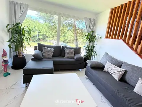 Casa 7 ambientes con 5 baños