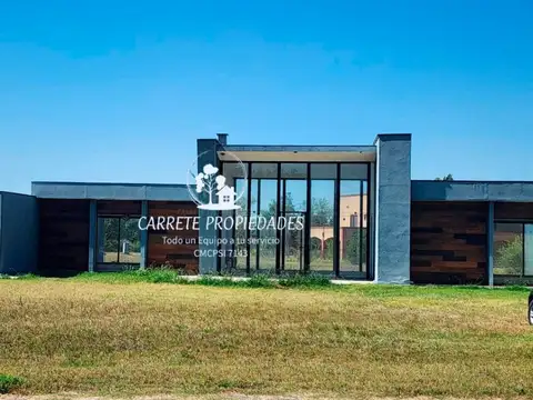 Casa 6 ambientes con 4 baños