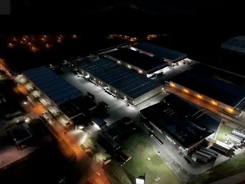 DEPÓSITO EN ALQUILER DE 400 M2 EN PREDIO CERRADO