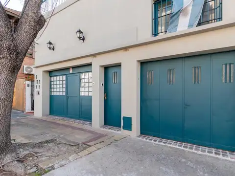 Excelente PH en venta sin expensas ubicado en Olivos con terraza y patio, ideal para dos familias.