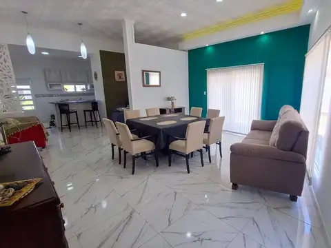 Casa en Venta en Oro Verde, USD 185.000