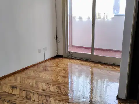 Departamento dos dormitorios con balcón