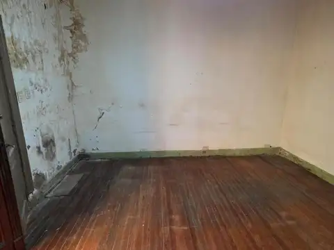 Depto Tipo Casa en Venta 80 años