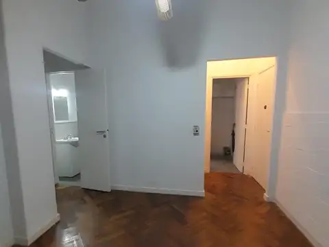 Chacabuco al 1500, Planta baja