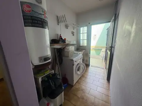 Chalet 4 amb. Con pileta climatizada Apto crédito.