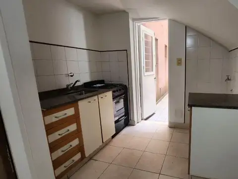 DEPARTAMENTO 2 DORMITORIOS CON PATIO EN ALQUILER - CALLAO 100 - PICHINCHA - ROSARIO