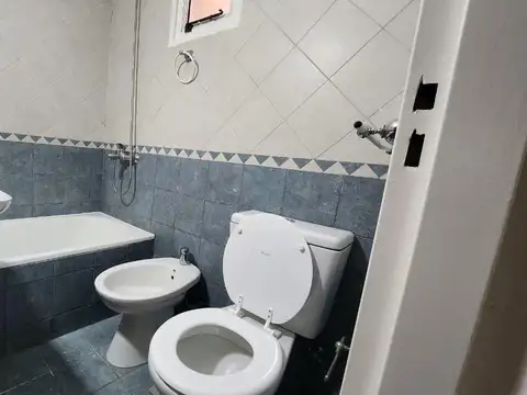 DEPARTAMENTO 2 DORMITORIOS CON PATIO EN ALQUILER - CALLAO 100 - PICHINCHA - ROSARIO