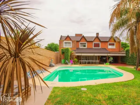 Casa en venta en Funes - 4 Dormitorios