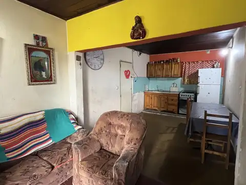 Casa 4 ambientes con 1 baño