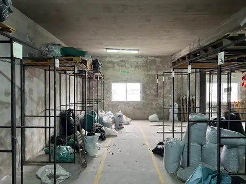 Venta Deposito en Castelar