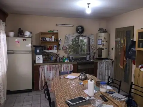 Casa 3 ambientes con 1 baño