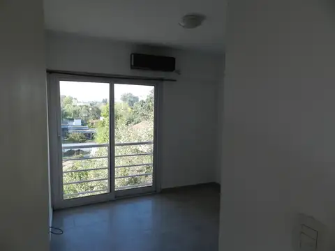 Departamento en Alquiler en Pilar, $ 600.000
