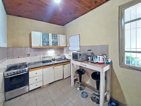 Venta Casa 3 Ambientes con Local, Patio y Terraza en Villa L
