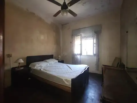 VENTA - Casa 2 dormitorios con terreno al fondo - Barrio Las Delicias, Rosario. APTO CRÉDITO.