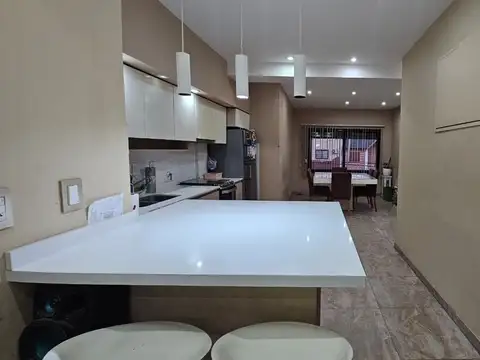 Casa 5 ambientes con 3 baños