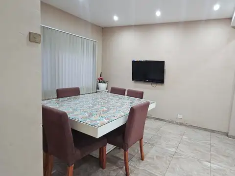 CASA EN VENTA | 5 AMBIENTES | LANÚS OESTE – BUENOS