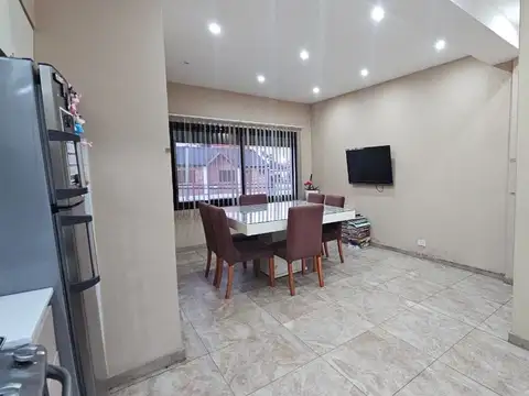 Casa en Venta con 7 cocheras