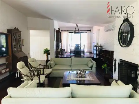 Casa con gran jardín y piscina en alquiler