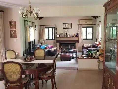 Casa 4 ambientes con 3 baños
