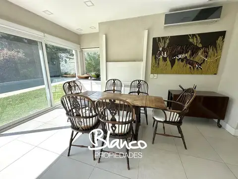 Casa 7 ambientes con 6 baños