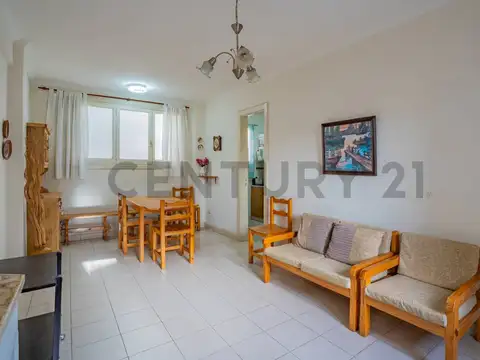 Venta de PH 3 ambientes con terraza propia, La Perla, Mar del Plata.