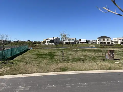 Venta lote terreno al agua Riberas Puertos del Lago