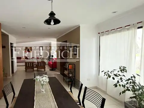 Casa en Alquiler en El Nacional Club De Campo, USD 1.200