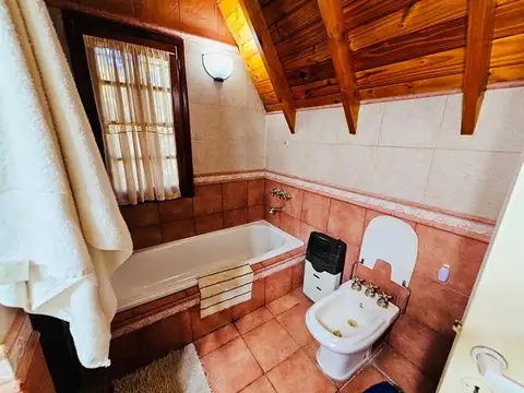 EZEIZA CASA EN DUPLEX PARQUE PISCINA Y COCHERAS