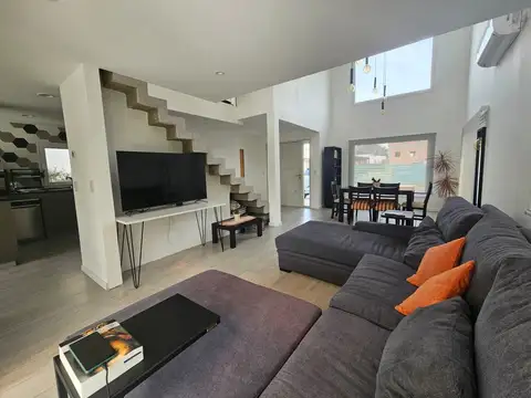 Casa 3 ambientes con 2 baños