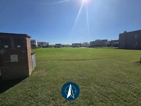 Lote en venta en Carpinchos, Nordelta. Orientación NOROESTE!